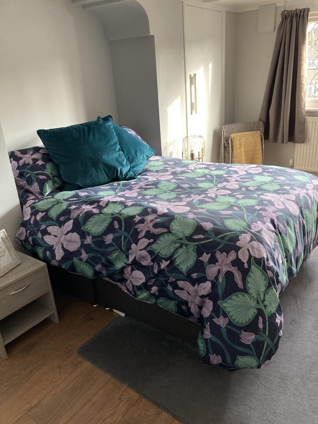 Double room to let  Main Photo