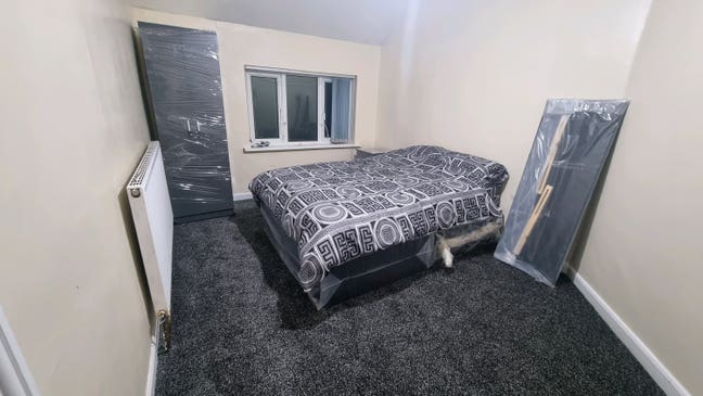 4 bedroom 1 bathroom Main Photo