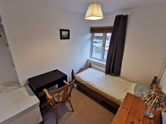 Nice single room in shared flat Main Photo
