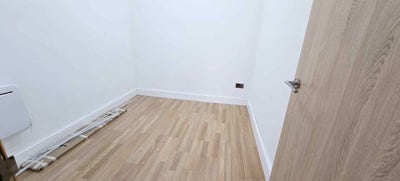 Single Room to let Main Photo