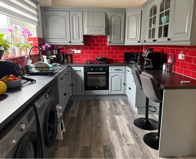 Cosy double room available now Main Photo