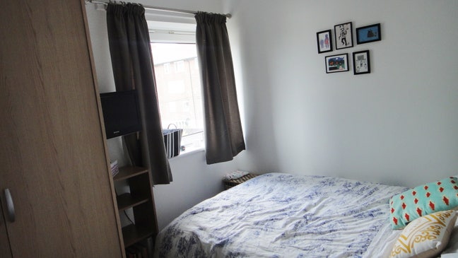 5 Minutes Walk to Stratford Station Main Photo