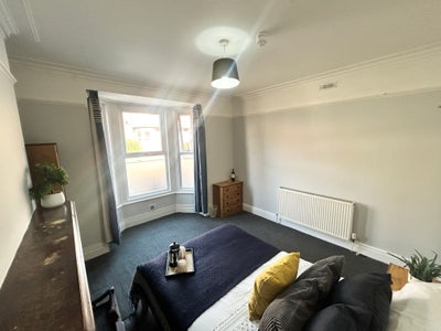 2 Available Rooms - LN1 - &pound;520/&pound;468pcm Main Photo