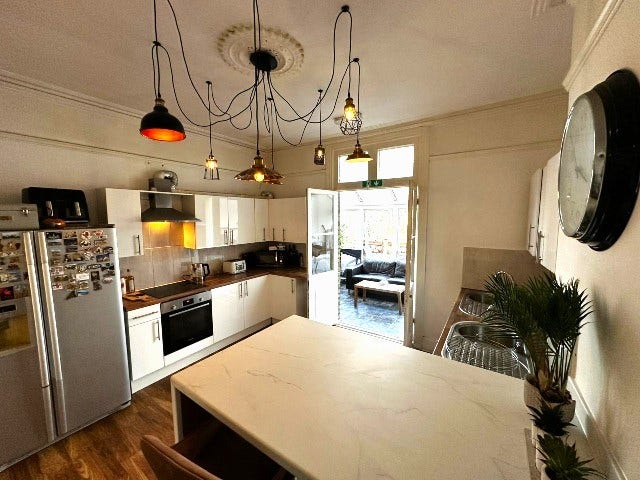 🏡 Bright Double Rooms in Friendly Shared House AR Main Photo