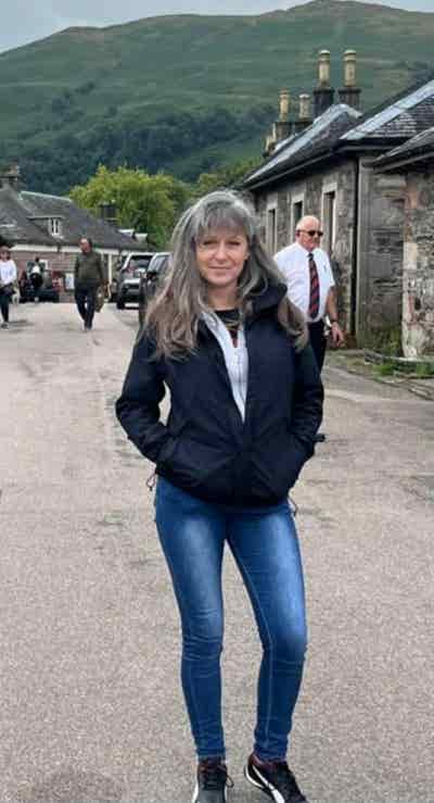 I am a professional female aged 51. I am look... Main Photo