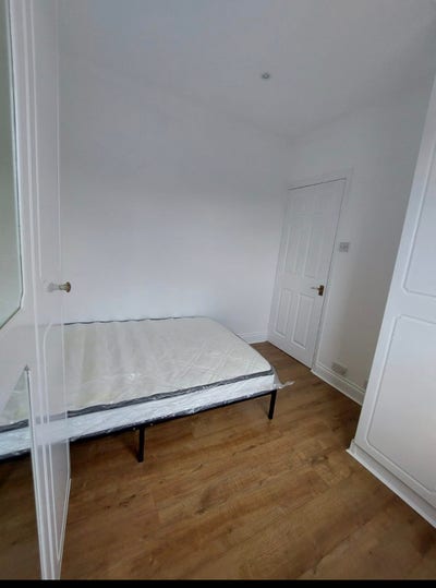 Room to rent in good location in Watford  Main Photo