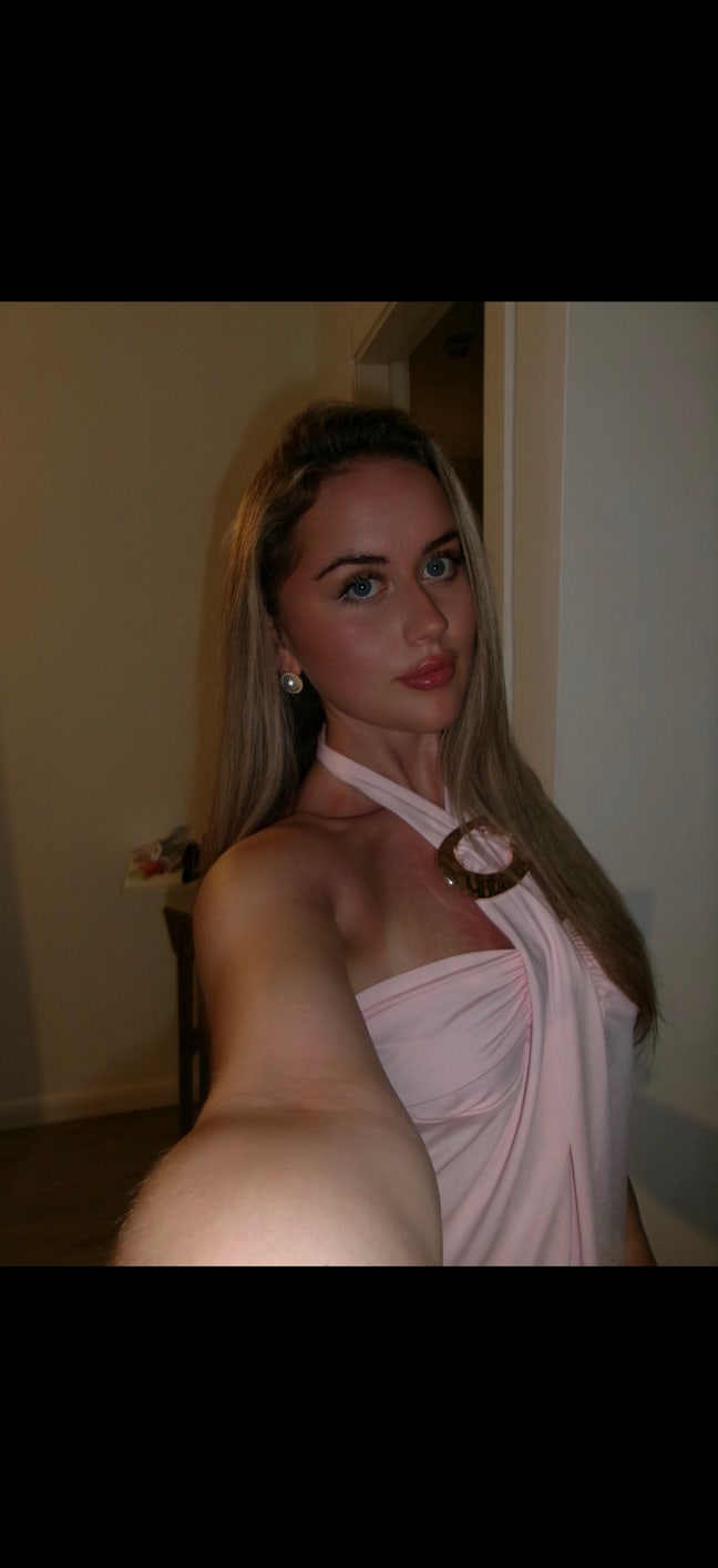 21F looking for a house share in Manchester Main Photo