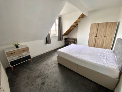 Large room near centre and fosse park  Main Photo