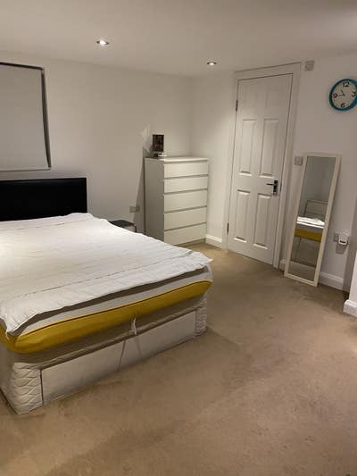 Beautiful and spacious double room Main Photo