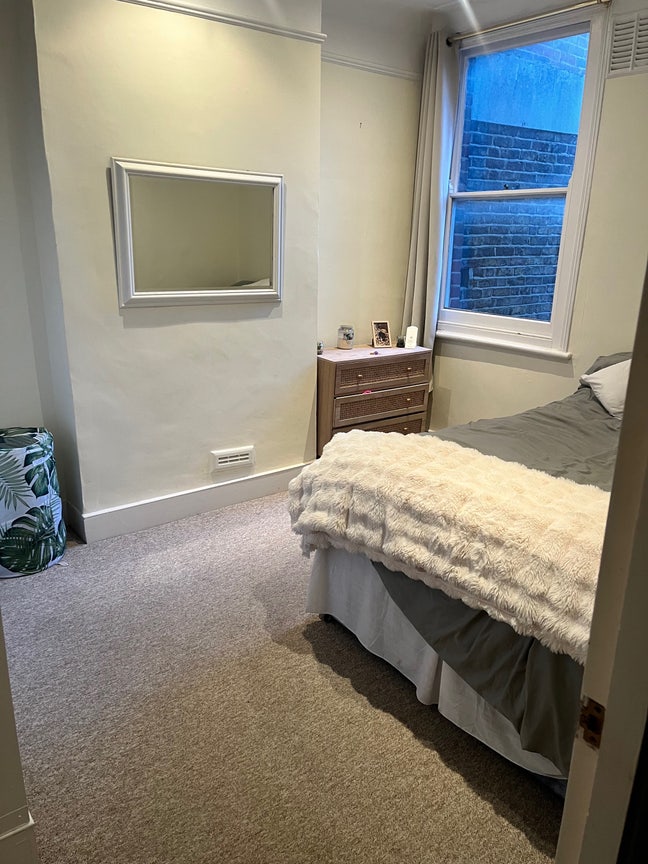 Double room w/ private bathroom near commons 🌳  Main Photo