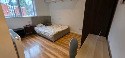 En Suite Bill's Inc,Prestwich M25  Main Photo