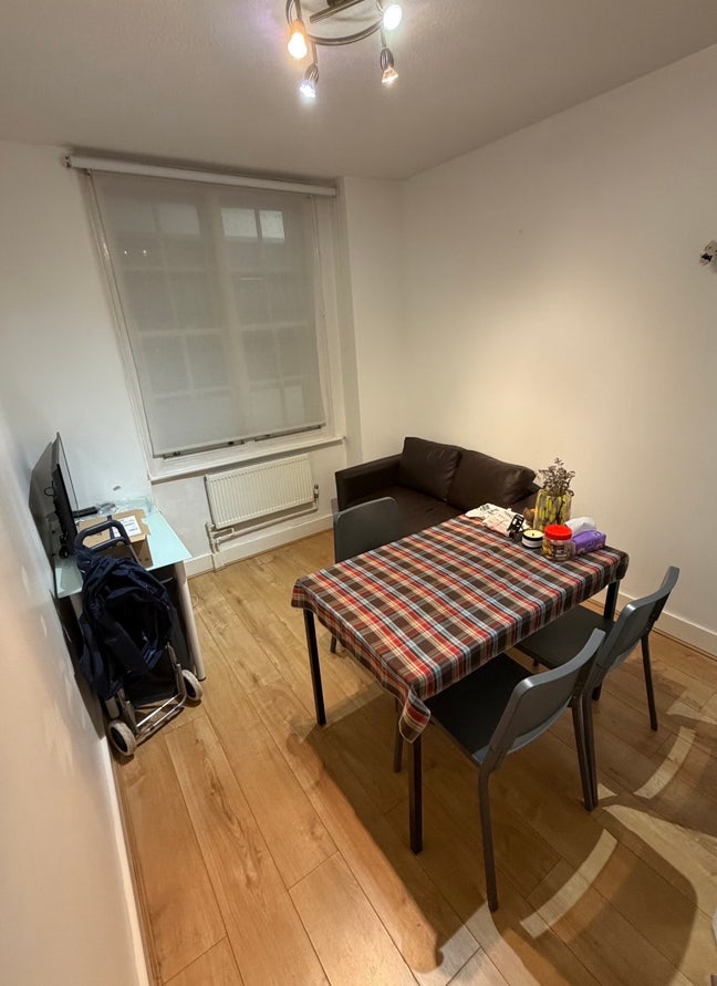 Bright double room near UCL/Russel Square-Female Main Photo