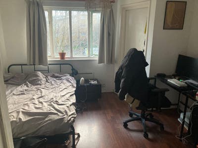 Room in 4 bed house next to Vicky Park Main Photo