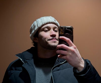 Hi! I’m a professional who’s clean, frien... Main Photo