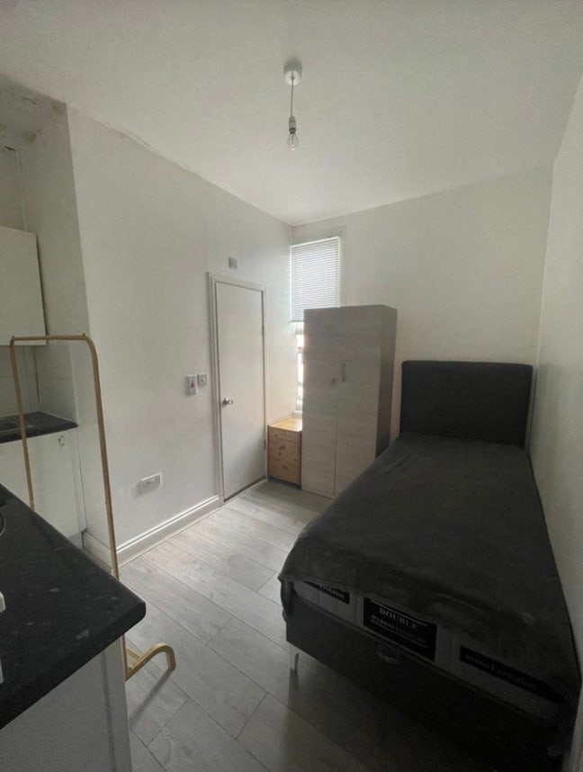 Studio flat Main Photo