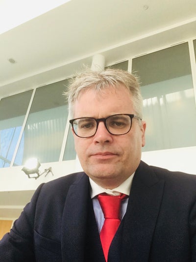 Seeks room to tie me over  Main Photo