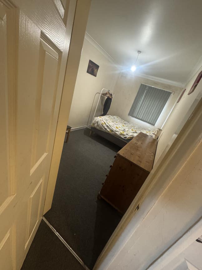 Beautiful Double Room – All Bills Included and fur Main Photo