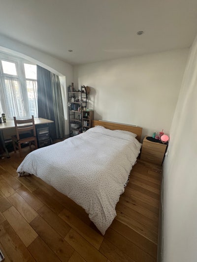 Double room in a cozy 2 bedroom house with garden. Main Photo