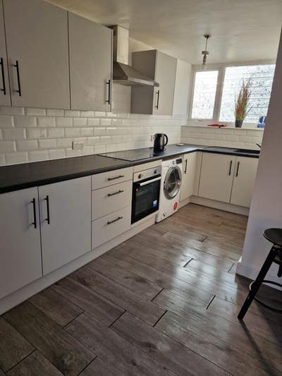 Double room available with all bills included Main Photo