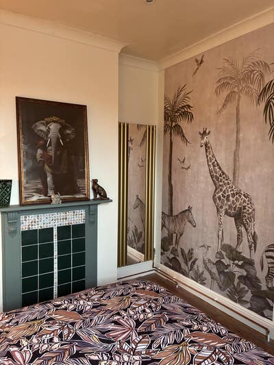 Monday to Friday Let Main Photo