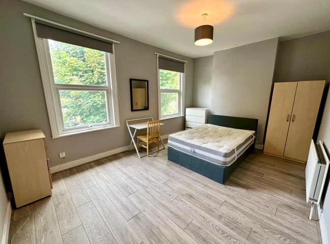 Extra Large Room in Wood Green  Main Photo