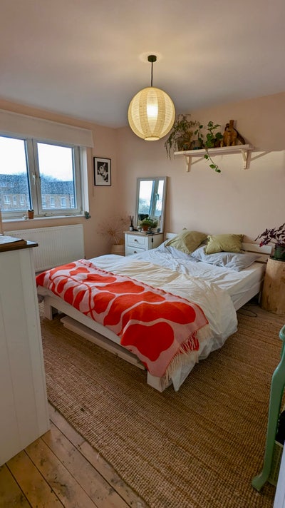 Bedroom in duplex flat in Camberwell - LGBTQ+  Main Photo