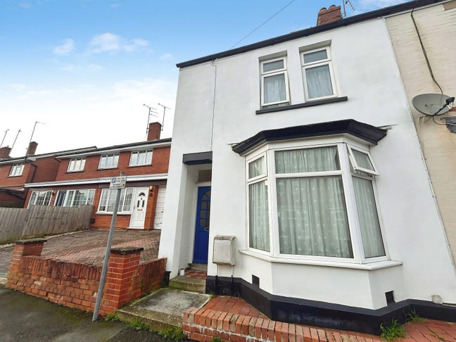 Double Room Available in Comfortable shared house Main Photo