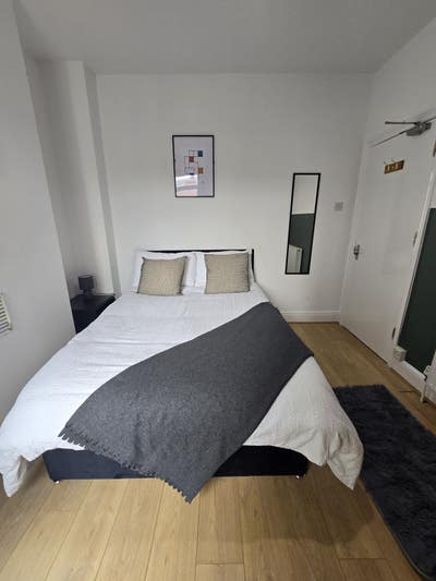 Bright & Big Double Room - All Bills Incl Main Photo