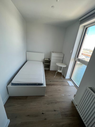 Flatmate Wanted – Canary Wharf (E14) 🌿 Main Photo