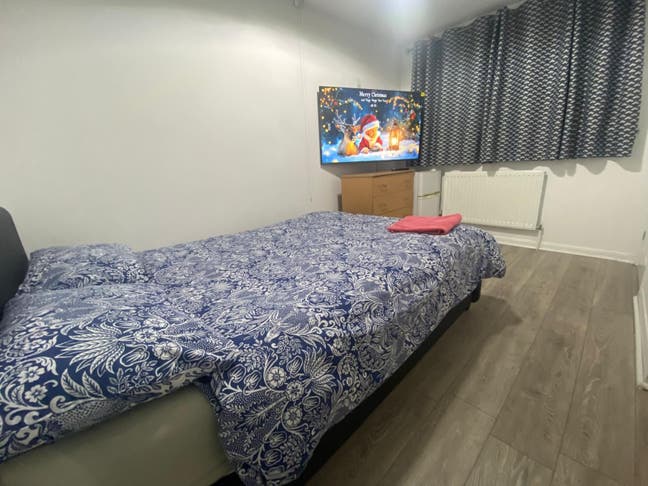  En-Suite Double Rooms by Heathrow UB35Bj Main Photo