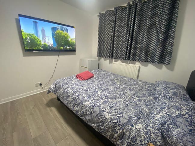  En-Suite Double Rooms by Heathrow UB35Bj Main Photo