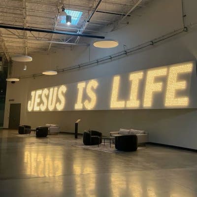 30 year old Female seeks a single or double room Main Photo