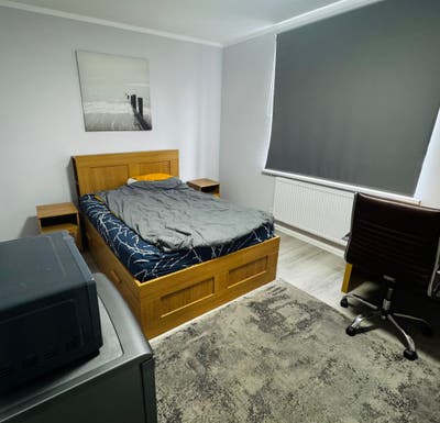 Room for rent Main Photo