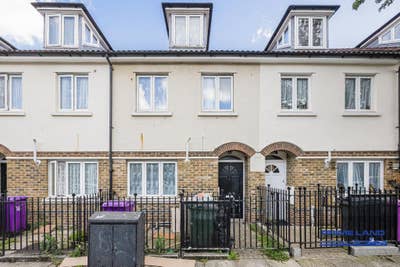 Double room in Stepney All Bills Included Main Photo