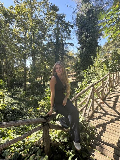 Seeking a single or double room (en-suite) Main Photo