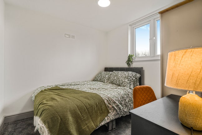 Stunning En-Suite Rooms w/ Kitchenettes|Bills incl Main Photo