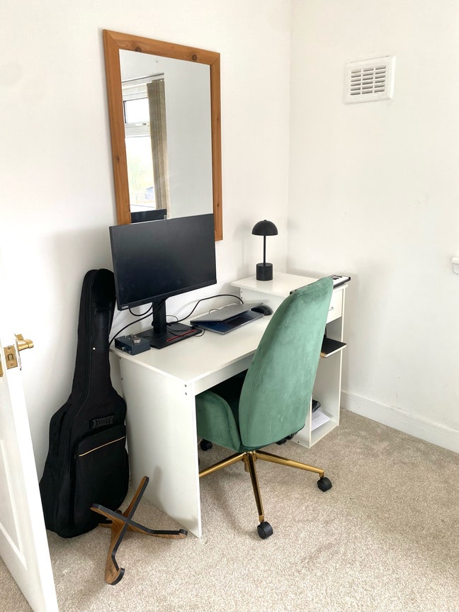 Bright & Furnished Spacious Double Room for rent Main Photo