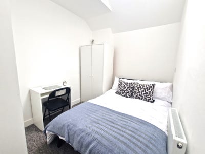 Refubished Flat share near Village Centre Main Photo