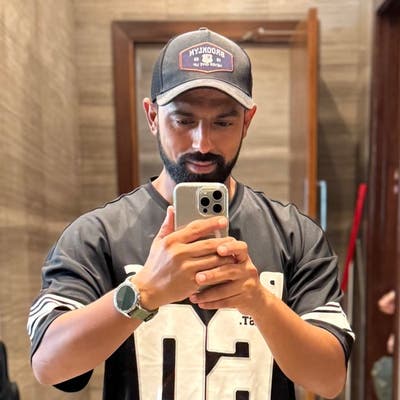 Professional Male seeks a double room Main Photo