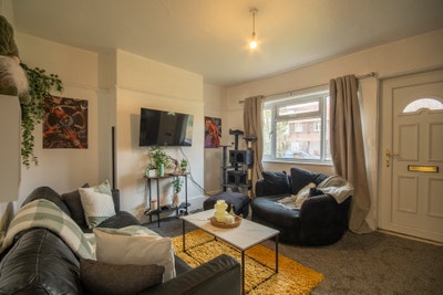 ✨ Stylish Double Room | Renovated Flat Main Photo