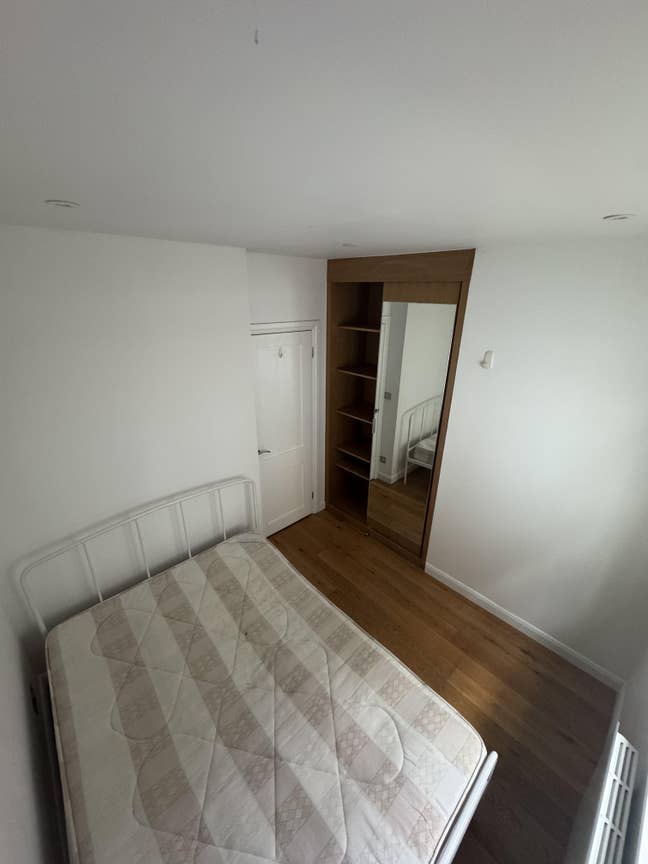Cosy Bedroom Available Now in Hammersmith  Main Photo