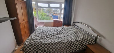 Double room just off greenford Broadway  Main Photo