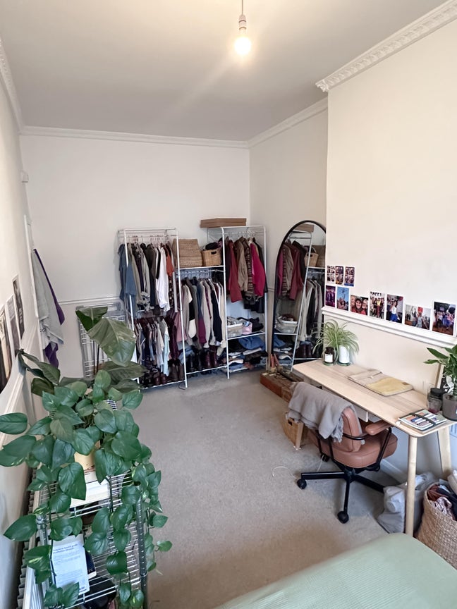 Large double room in a great location Main Photo