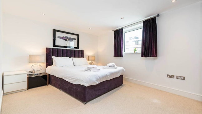 Large En-Suit Double Room   Main Photo