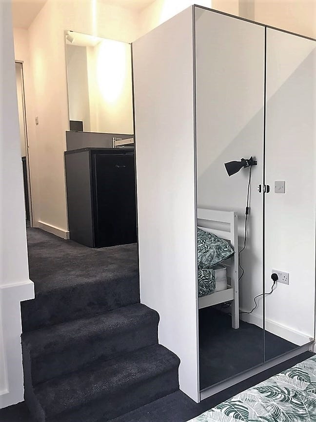🌟 Unique Split-Level En-Suite Room - Station Road Main Photo