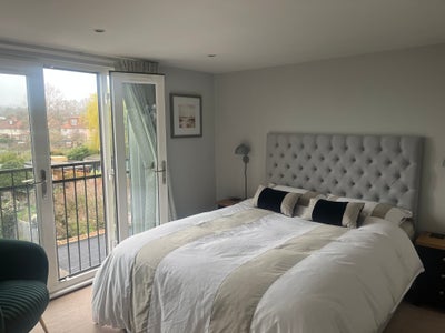 Double room with en-suite  Main Photo