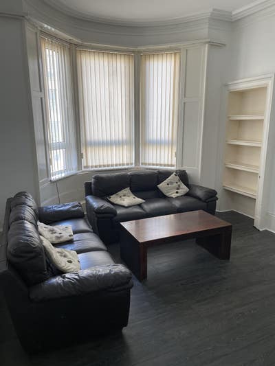 2 bedroom flat - cessnock g51 1qd Main Photo