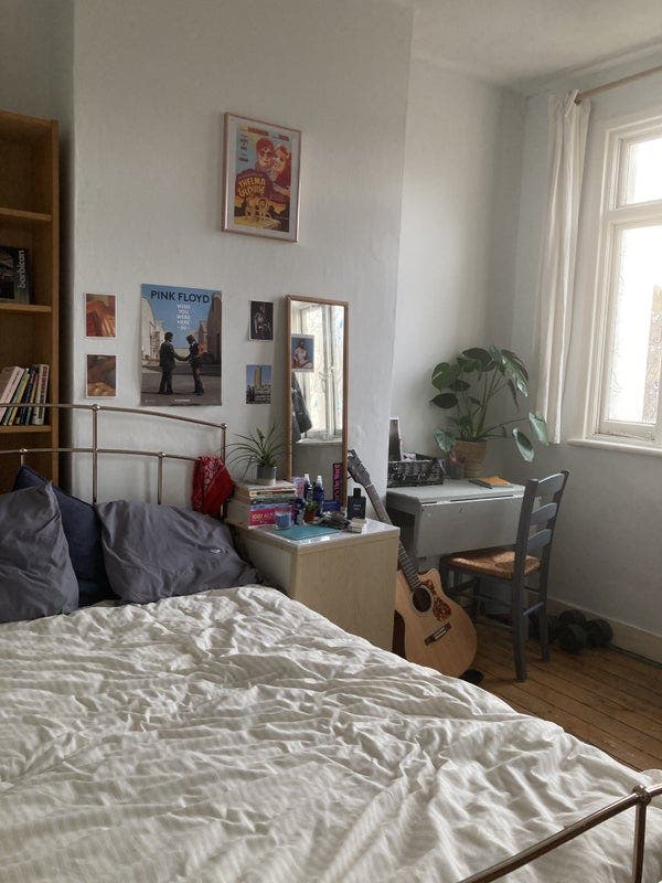 Nice Dble room in clean 3 bedrooms hse share  Main Photo