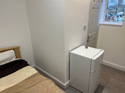 Single en-suite room Main Photo