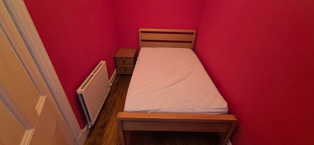 Lodger for room in 2 Bed House Main Photo